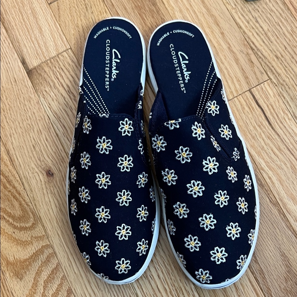 Clarks Cloudsteppers Black Floral Slip-Ons